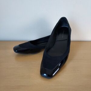 Tahari Chester Patent Size 7 1/2M Slip-on Square Toe Flats